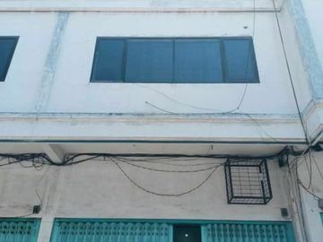 Ruko Genteng Besar, Depan Pasar Genteng Hadap Timur Amhna