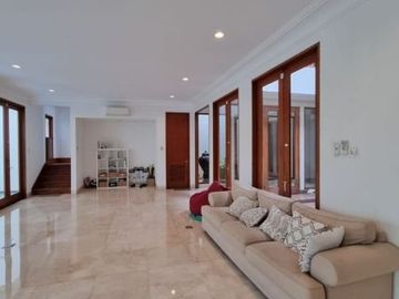 Rumah Sewa Mewah Fully Furnish Di Kebayoran Baru