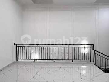 Dijual Brand New Modern House di Nusa Loka BSD