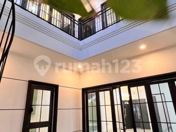 Dijual Brand New Modern House di Nusa Loka BSD