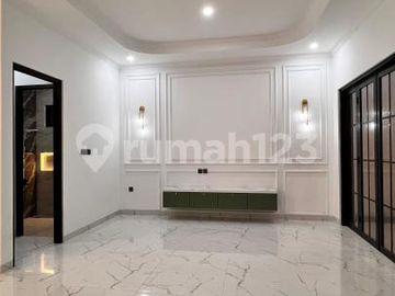 Dijual Brand New Modern House di Nusa Loka BSD