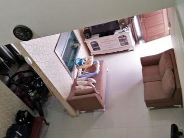 Rumah 2 lantai dalam komplek pondok pekayon indah bekasi
