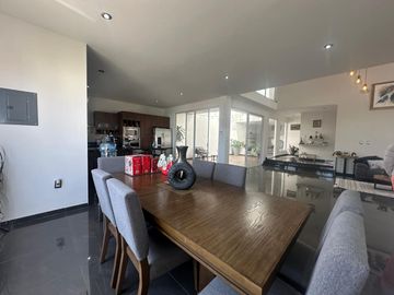 VENTA DE CASA EN VILLA MAGNA