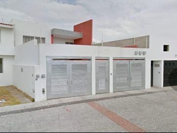 CASA EN VENTA MILENIO III, CON RECAMARA EN PLANTA BAJA