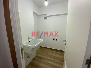 NEGOCIABLE
Este espectacular departamento, certificado LEED y diseñado con altos estándares de ecoeficiencia, te ofrece mucho más que un simple lugar
