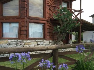LATORRE PROP. VENDE HERMOSA CABAÑA EN CAMET NORTE -
