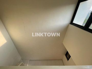 Hunian Modern Minimalis di Araya Denmoza Malang