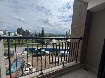 apartamento en arriendo en cimarrona. Cod A215200
