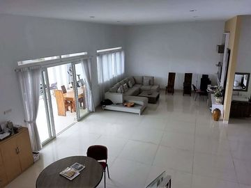 6 Bedroom House for sale