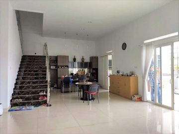 6 Bedroom House for sale
