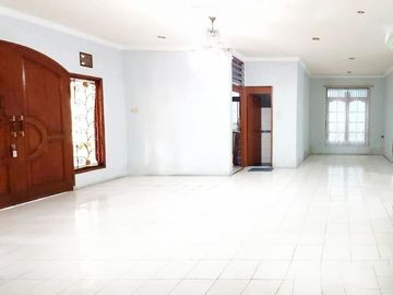 JUAL MURAH RUMAH ASRI LUAS 280 M, di Kompleks BILLYMOON - JAKARTA TIMUR