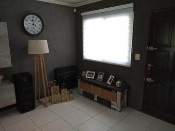 VENTA HERMOSA CASA 4 AMB, BARRIO JARDINES DE ESCOBAR