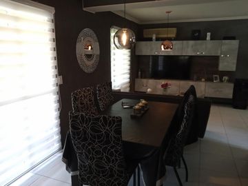 VENTA HERMOSA CASA 4 AMB, BARRIO JARDINES DE ESCOBAR