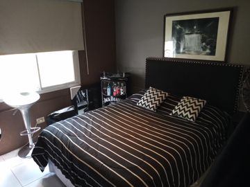 VENTA HERMOSA CASA 4 AMB, BARRIO JARDINES DE ESCOBAR