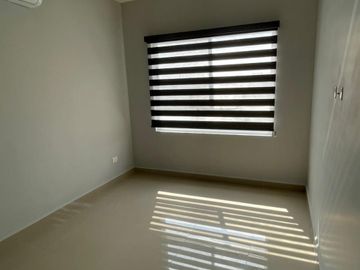 Casa-Quinta Venta CUMBRES LUX c Alberca y Palapa y Lujosas Amenidades en Colonia