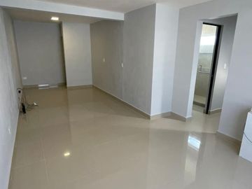 Casa-Quinta Venta CUMBRES LUX c Alberca y Palapa y Lujosas Amenidades en Colonia