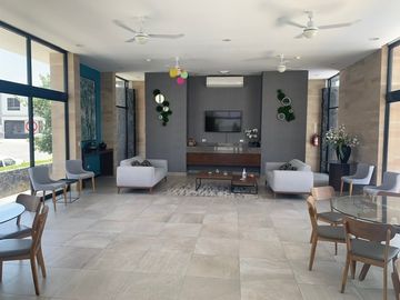 Casa-Quinta Venta CUMBRES LUX c Alberca y Palapa y Lujosas Amenidades en Colonia