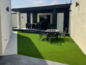 Casa-Quinta Venta CUMBRES LUX c Alberca y Palapa y Lujosas Amenidades en Colonia