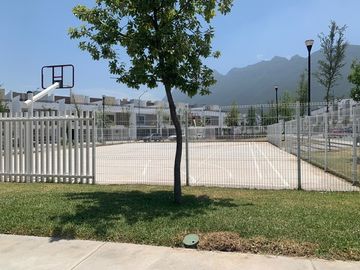 Casa-Quinta Venta CUMBRES LUX c Alberca y Palapa y Lujosas Amenidades en Colonia