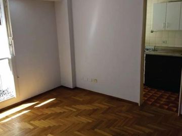 DEPTO. DE 2 AMB. LATERAL LUMINOSO COLOMBRES AL 100 ALMAGRO