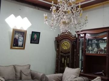 Rumah luas mewah, bonus tempat usaha strategis menguntungkan di Bekasi