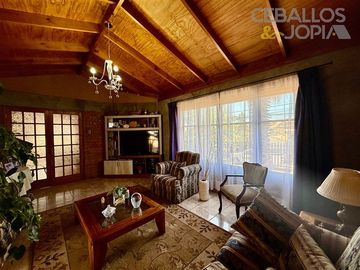 Casa en venta de 4 dorm. en Villa Alemana