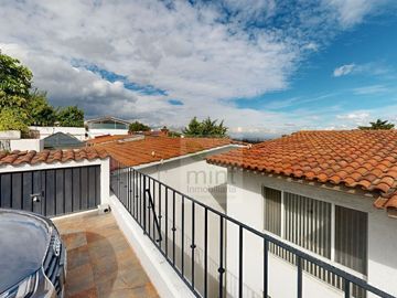 Rancho San Agustín, Apacible Fraccionamiento Casa Venta Vistas de Ciudad