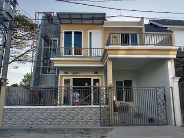Rumah 2 Lantai Baru Renov Sentra Point Samping Purimas