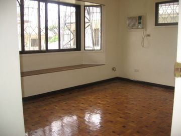 5 Bedrooms House with Swimming Pool in Banilad Cebu, City