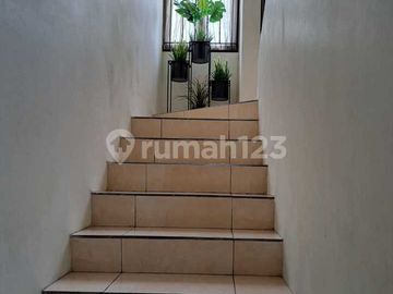Jual Cepat Rumah 2 Lantai, Turun Harga di Delatinos - BSD