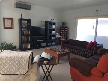 Casa en VENTA con recamara en planta baja fraccionamiento PLAYAS DEL CONCHAL