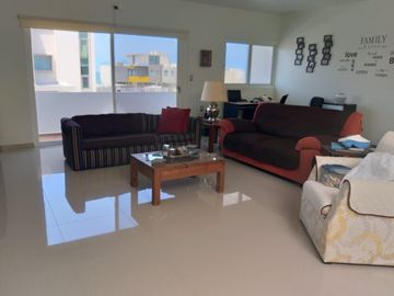 Casa en VENTA con recamara en planta baja fraccionamiento PLAYAS DEL CONCHAL