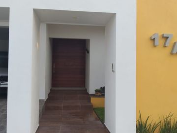 Casa en VENTA con recamara en planta baja fraccionamiento PLAYAS DEL CONCHAL