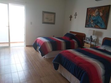 Casa en VENTA con recamara en planta baja fraccionamiento PLAYAS DEL CONCHAL