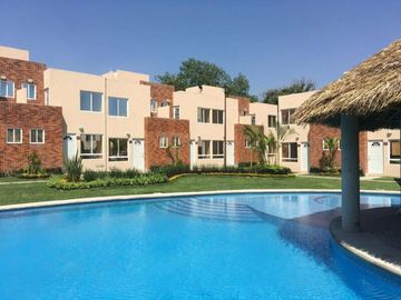 Venta de Casa, 3 recámaras, terraza,  alberca en condominio en Xochitepec, Mor.