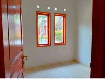 Rumah baru, hadap utara, dekat tol desari di cinere