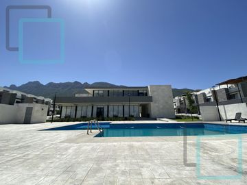 CASA EN VENTA EN CUMBRES EN EL MUNICIPIO DE GARCÍA