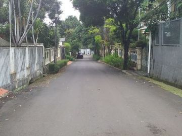 Rumah Seken murah bonus tanah 350 m2 di Lebak Bulus siap huni hanya 5,2 M (nego)