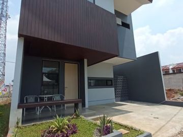Rumah 2 Lantai Eshal Serpong Residence Dekat Unpam Viktor
