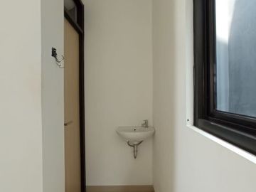 Rumah 2 Lantai Eshal Serpong Residence Dekat Unpam Viktor