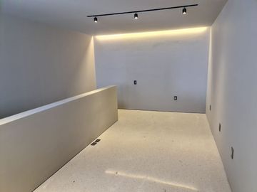 Venta: Casa en Lomas del Campanario, Autor, Doble Altura, 4ta Recámara en PB.