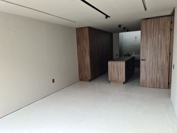 Venta: Casa en Lomas del Campanario, Autor, Doble Altura, 4ta Recámara en PB.