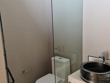 Venta: Casa en Lomas del Campanario, Autor, Doble Altura, 4ta Recámara en PB.