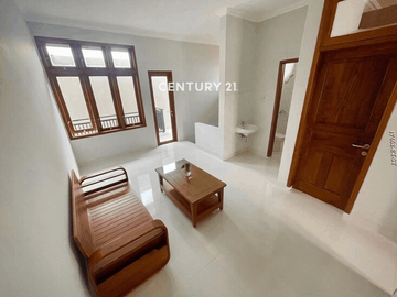 Disewakan Rumah Brandnew 2 Lantai Furnished Di Dalam Town House
