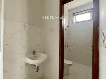 Disewakan Rumah Brandnew 2 Lantai Furnished Di Dalam Town House