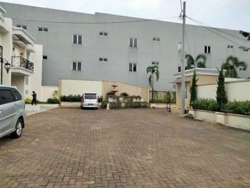 2 Lantai Pinggir Jalan Pondok Cabe Selangkah ke MRT Lebak Bulus