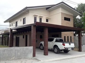 Two Storey House for sale with 5 bedrooms in Friendship Near