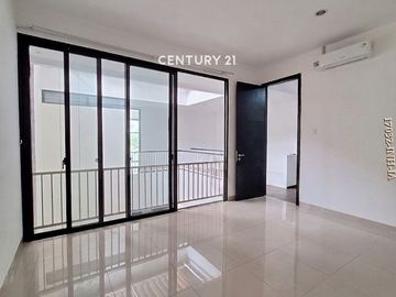 Disewakan Rumah Di Kebayoran Symphony Bintaro