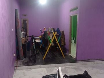 Rumah terawat dijual tanah luas daerah sawangan Shm
