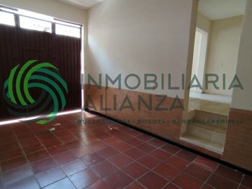 casa en arriendo en ricaurte. Cod A16926